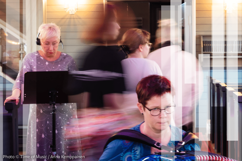 Viitasaaren Kesäakatemia ry:n puheenjohtaja Maria Kaisa Aula on mukana Quatuor Bozzinin konsertissa Suuressa avarassa tilassa Viitasaaren kirkossa.